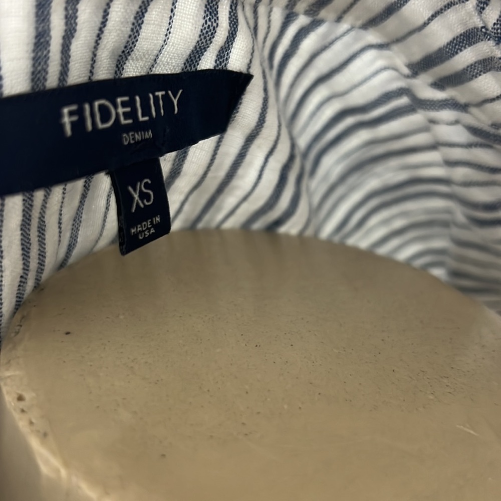 Linen button down - Picture 3 of 3